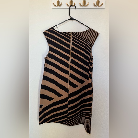 LOFT DRESS - Picture 4 of 5